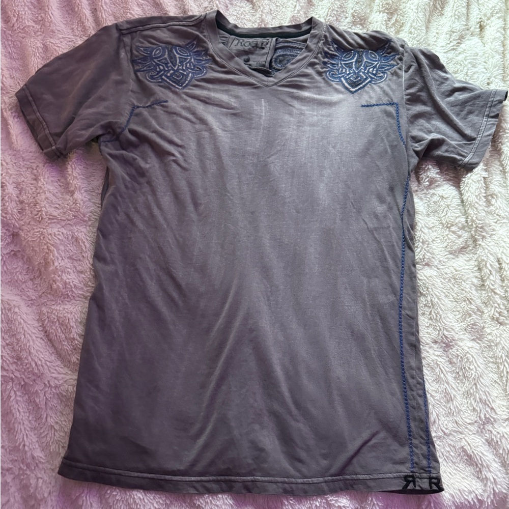 Vintage Y2K embroidered Roar Gray Tee with Blue Accents.